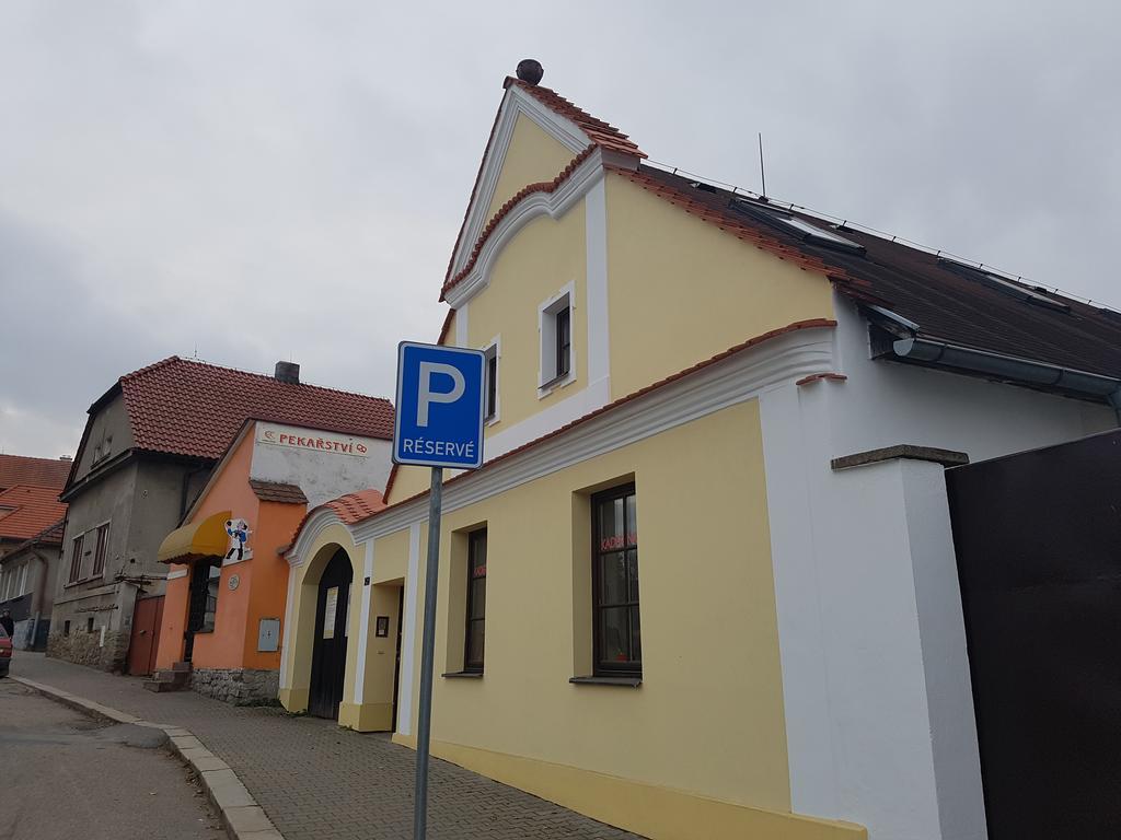Ubytovani Zizkova Pacov Hotel Exterior photo
